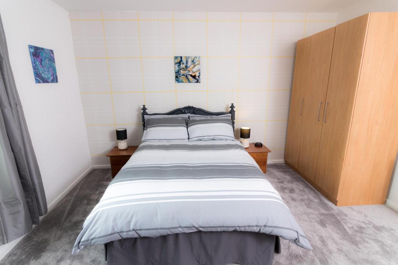 Entire House - 2 Bedroom - 3 Bed - Free Wifi - Tv Clayton-le-Moors المظهر الخارجي الصورة