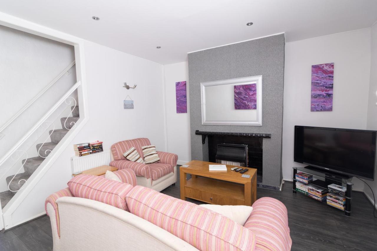 Entire House - 2 Bedroom - 3 Bed - Free Wifi - Tv Clayton-le-Moors المظهر الخارجي الصورة